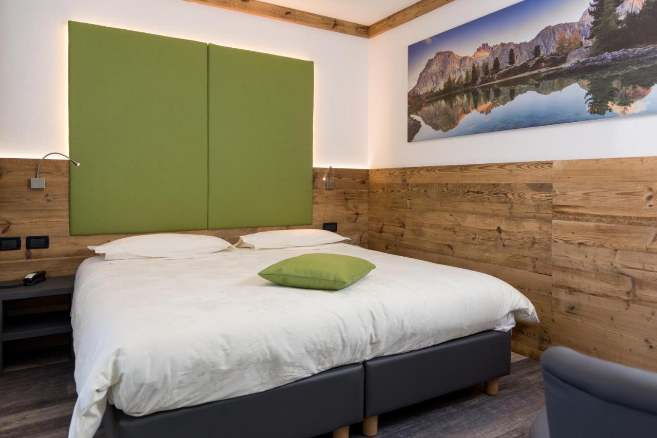 Hotel Chalet Sas Morin Pozza di Fassa Esterno foto