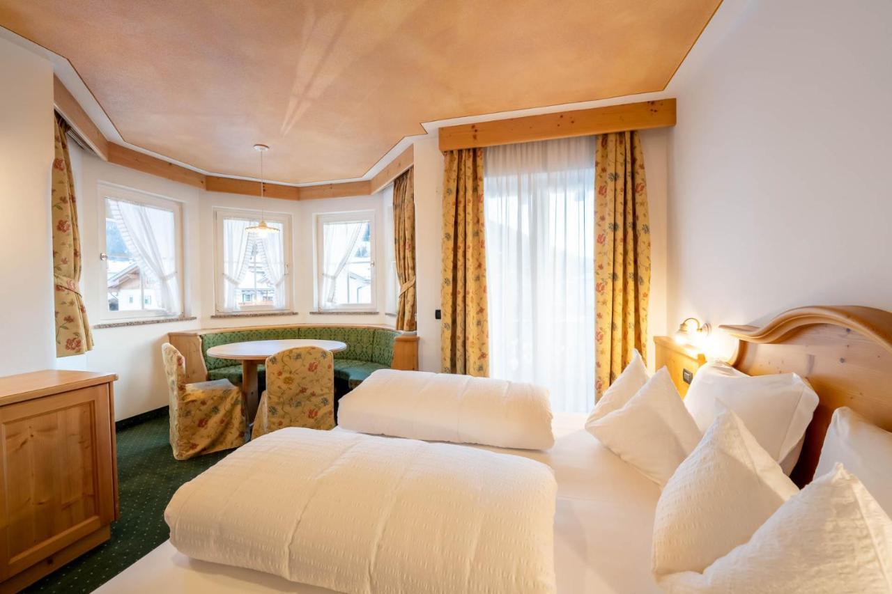 Hotel Chalet Sas Morin Pozza di Fassa Esterno foto
