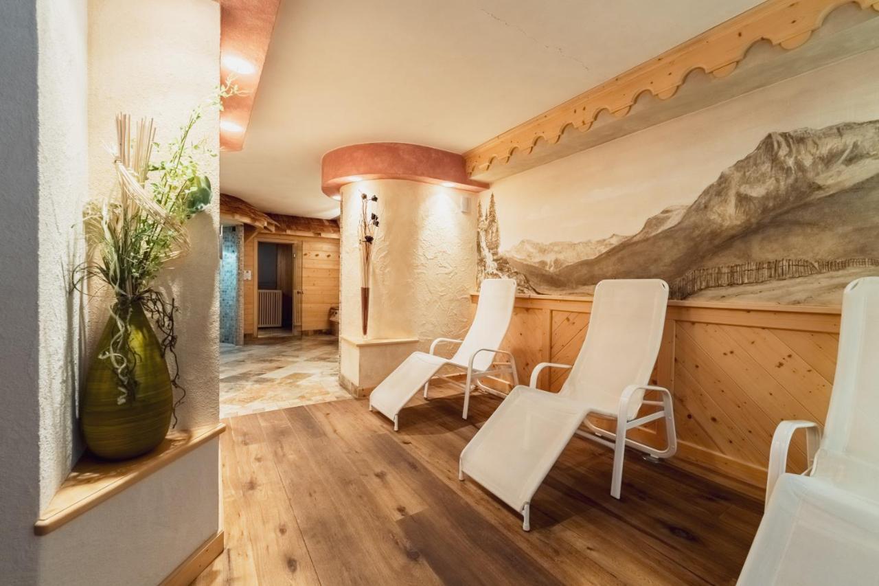 Hotel Chalet Sas Morin Pozza di Fassa Esterno foto