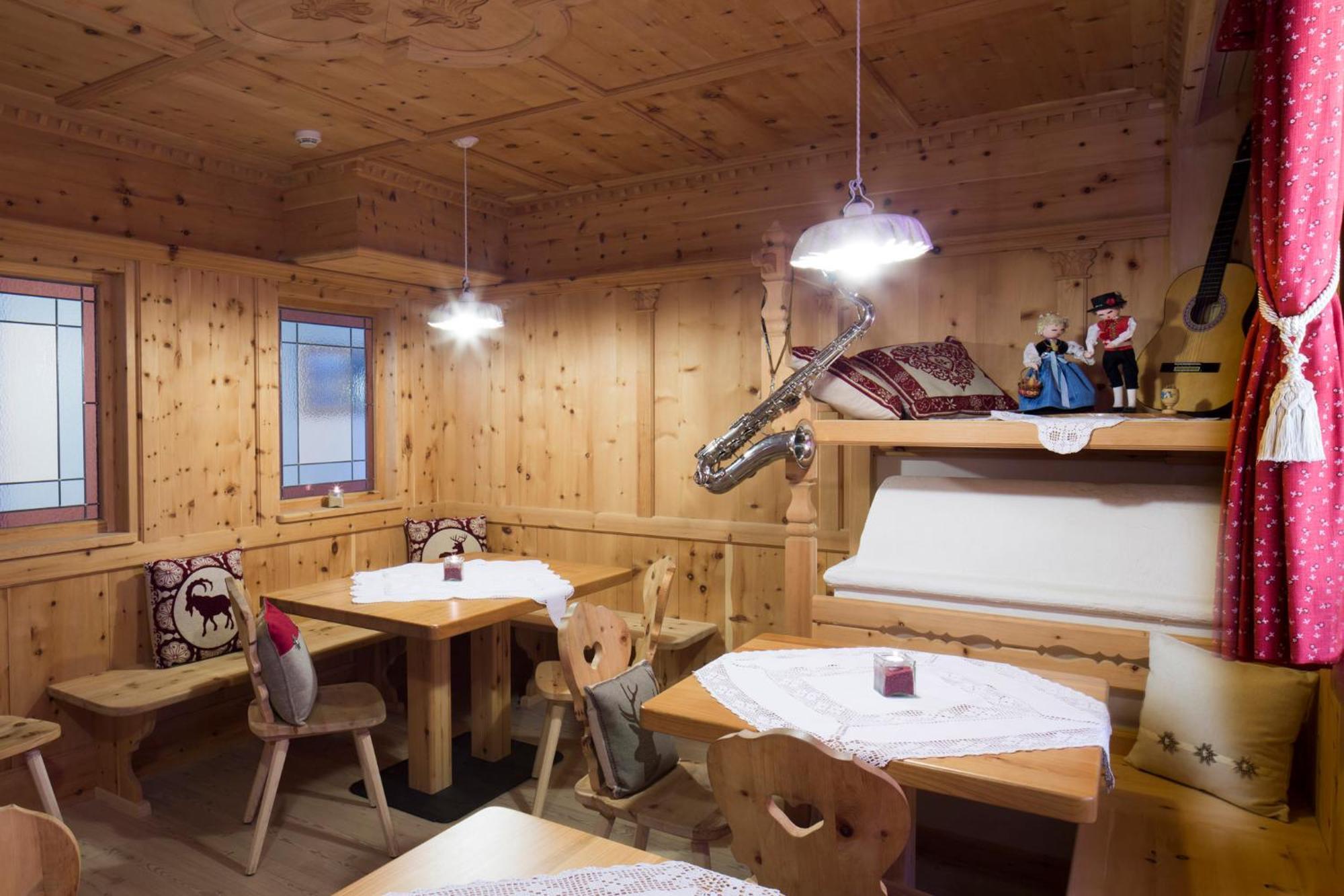 Hotel Chalet Sas Morin Pozza di Fassa Esterno foto