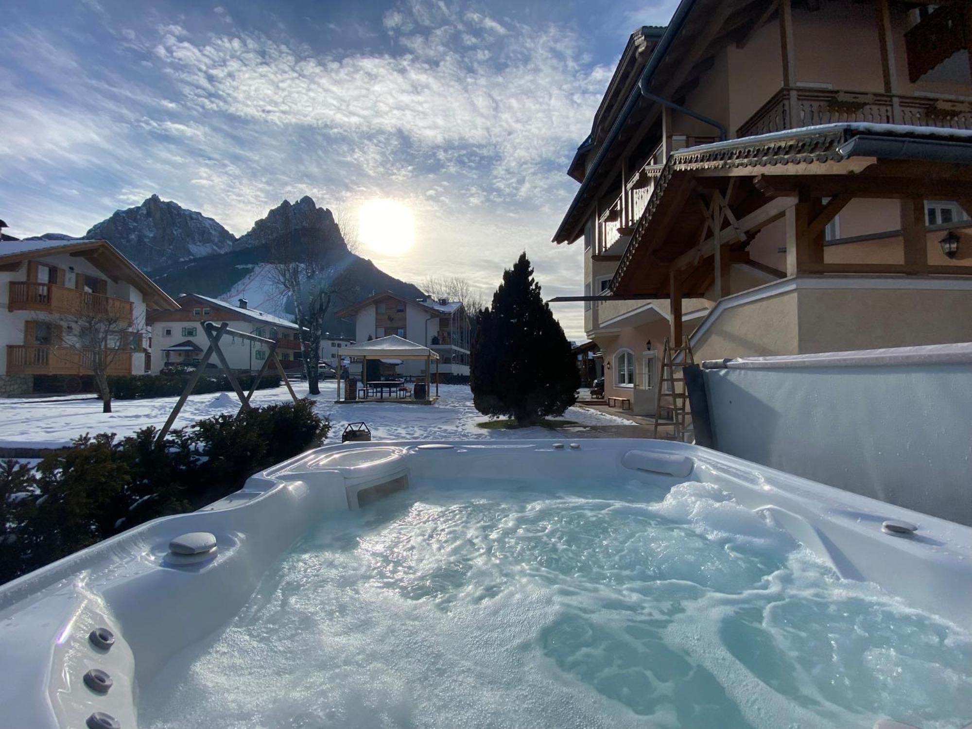 Hotel Chalet Sas Morin Pozza di Fassa Esterno foto